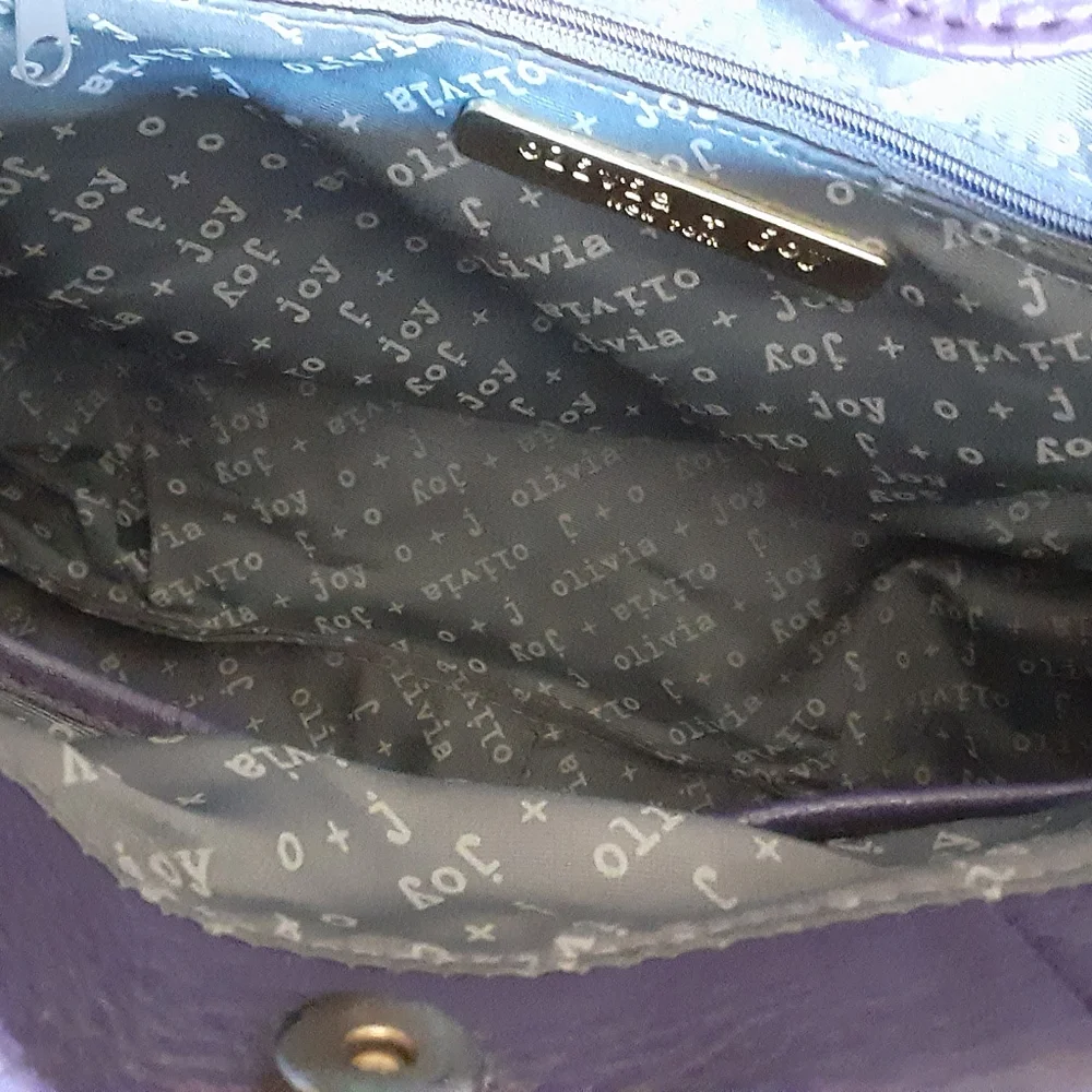 Olive and Joy Purple Handbag Like New Hobo - Picture 5 of 10